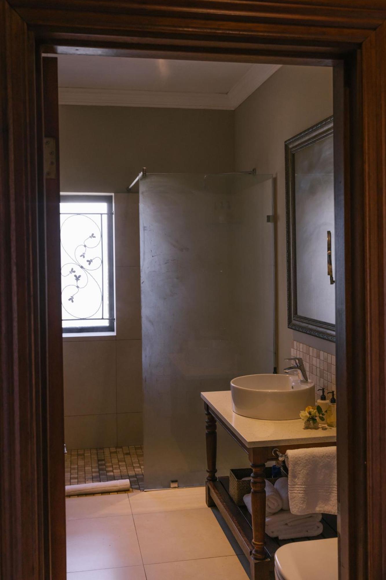 Under Oaks Guesthouse Paarl Ngoại thất bức ảnh