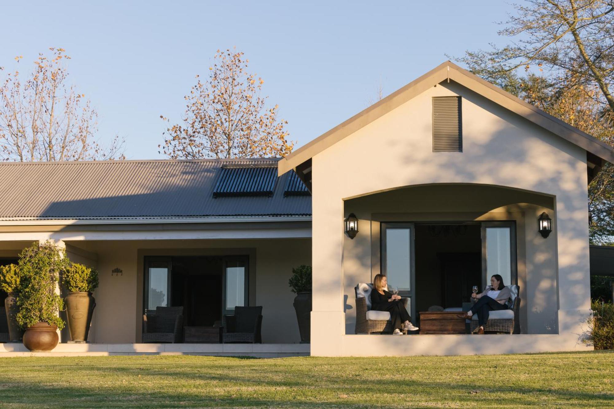 Under Oaks Guesthouse Paarl Ngoại thất bức ảnh